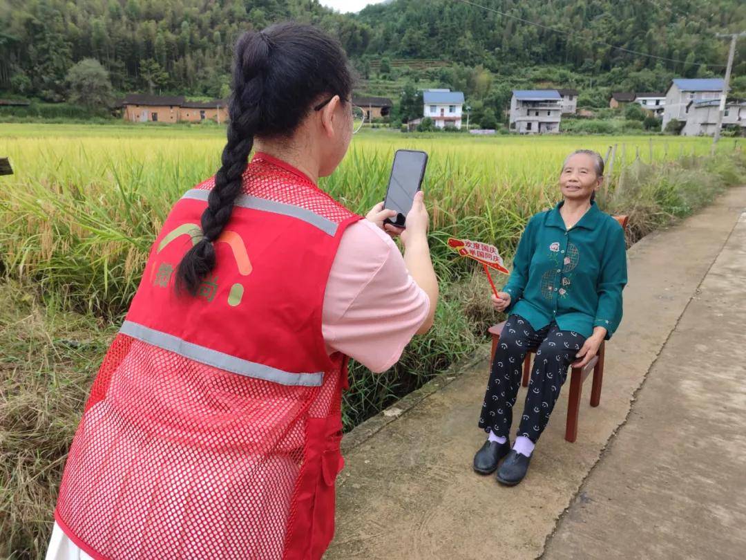 联通适老服务 用爱温暖银龄