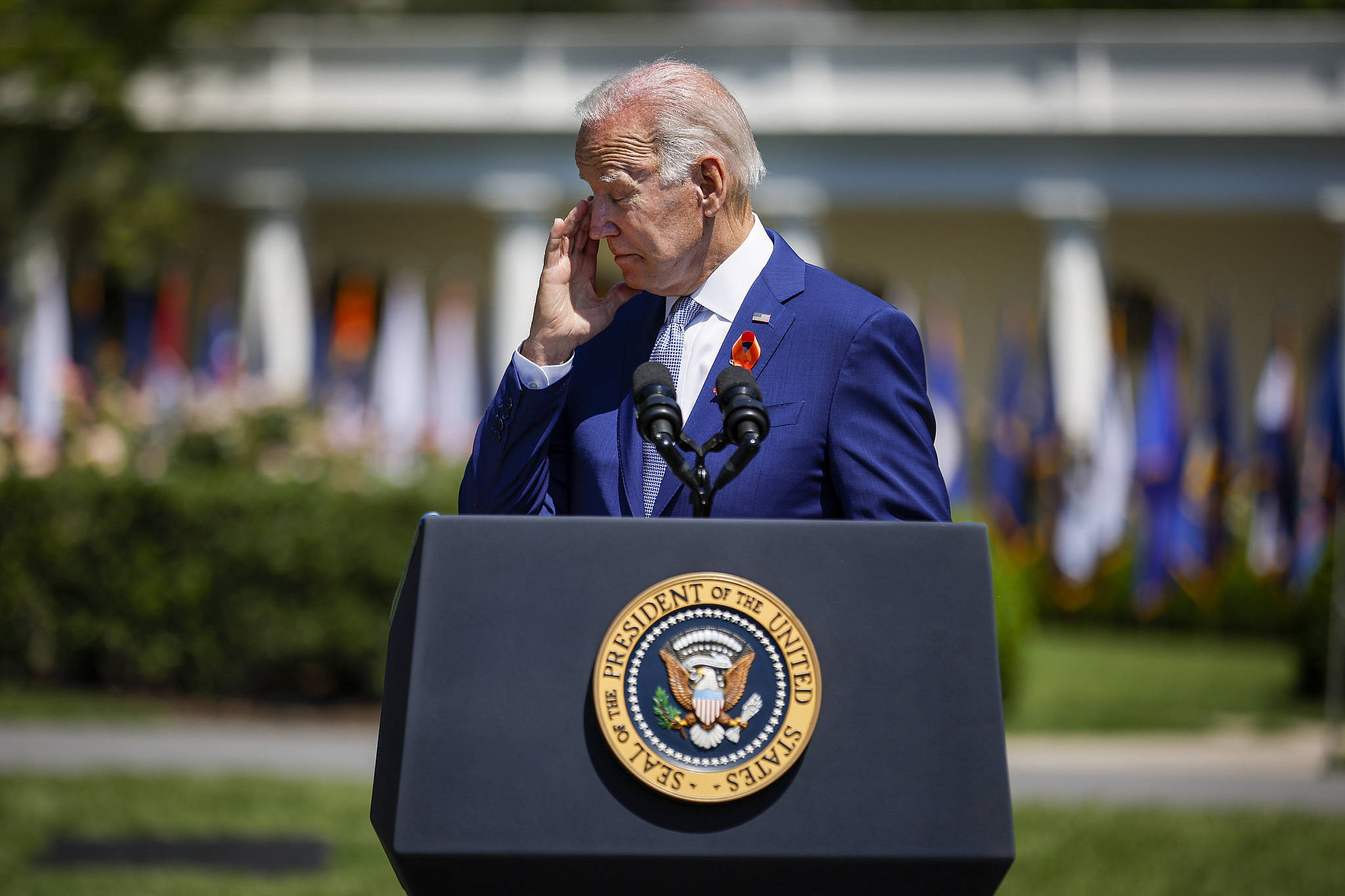 加拿大校园枪击案枪手曾与AI聊到枪支暴力,被系统标记并封号,但OpenAI未联系当局!该案有9人死亡,包括老师、学生和枪手母亲