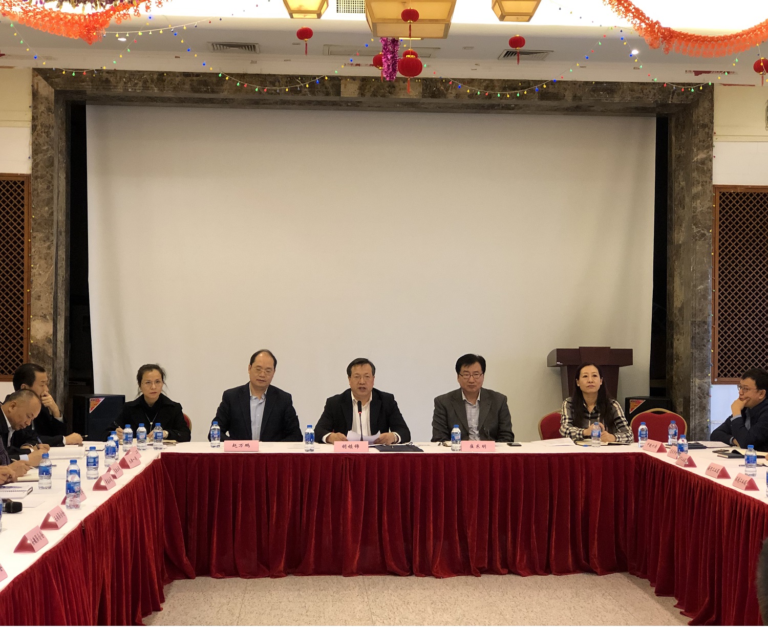 陈世杰总领事考察慰问领区中资企业和机构