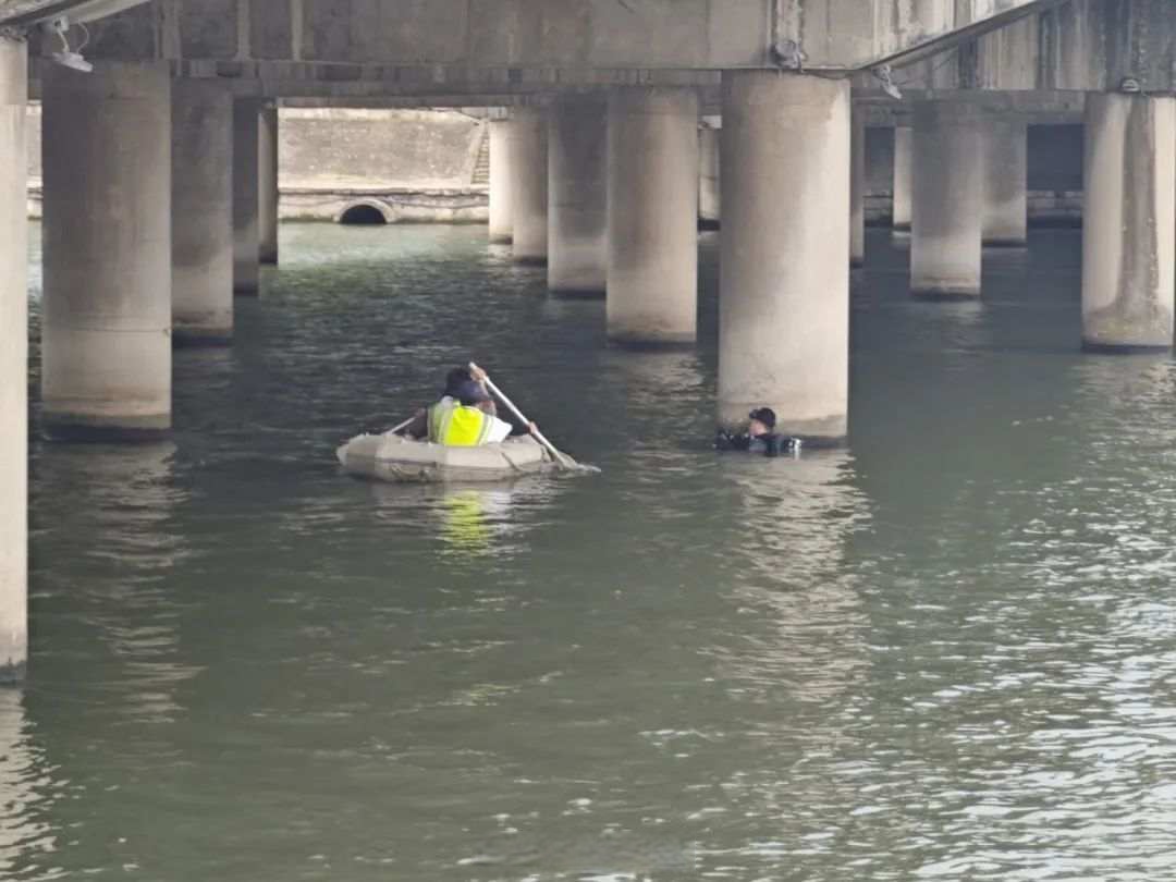 人机协同，他们给水下桥梁“做体检”