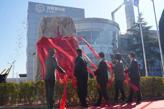 乘AI算力东风业绩爆发 超160家机构挤爆华丰科技交流会