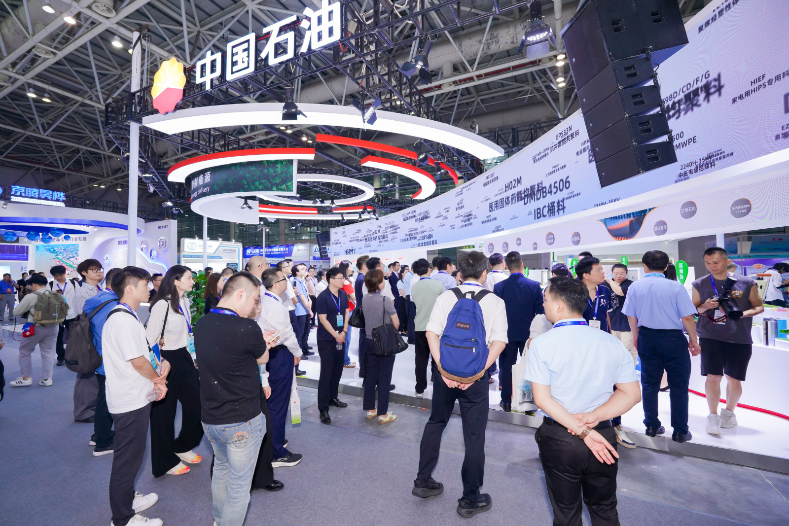 中国完成2026年校服捐赠，超过440万名学生受益